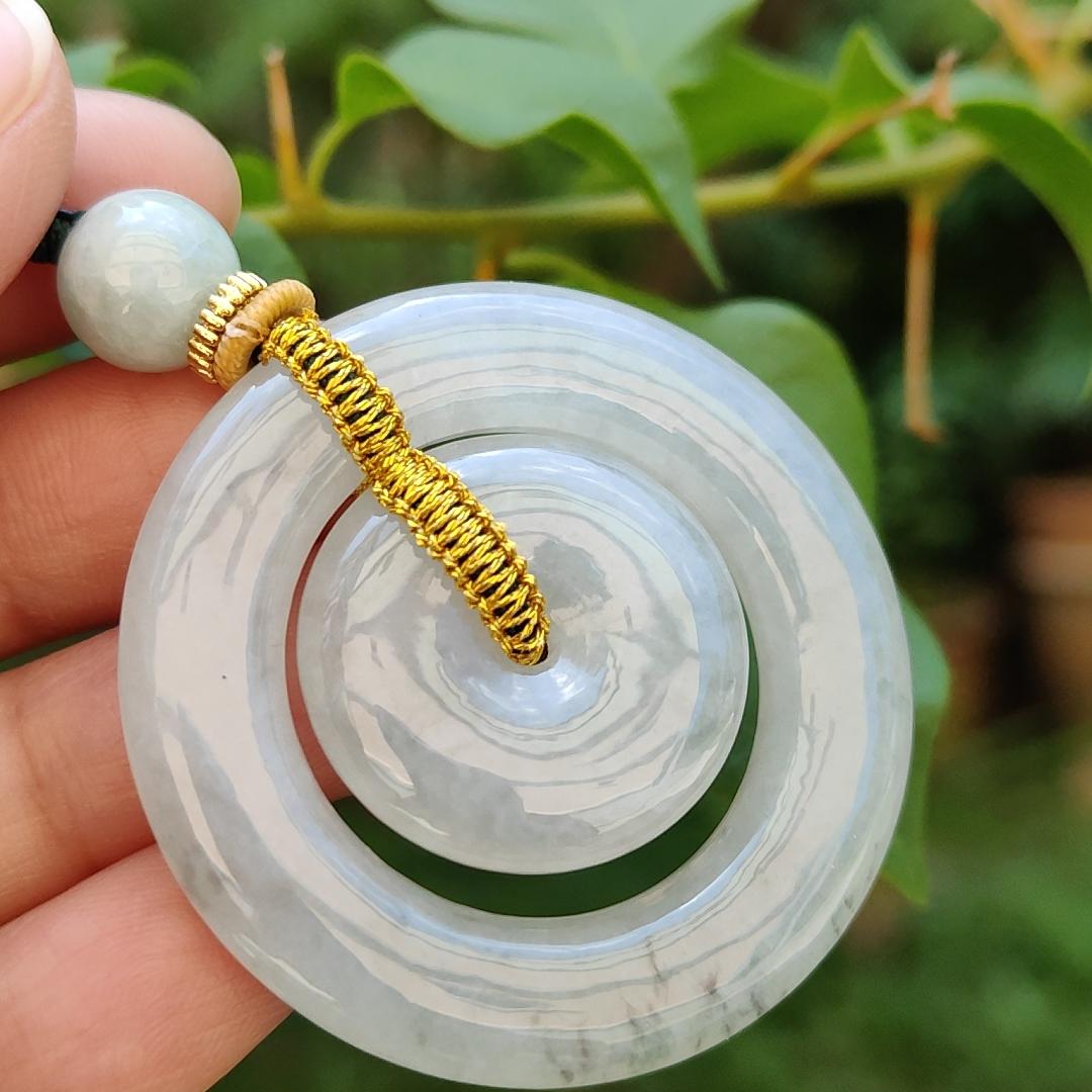 Semi Translucent with mix of Wuji, Buckle of mother and child Donut Natural Type A Jadeite Pendant symbols of Peace, wishfulness, happiness and auspiciousness, certificate included weigh 18.72 grams, 41.3 * 5.6 mm, suitable for daily wear (pendant71) Yi Pin Qian