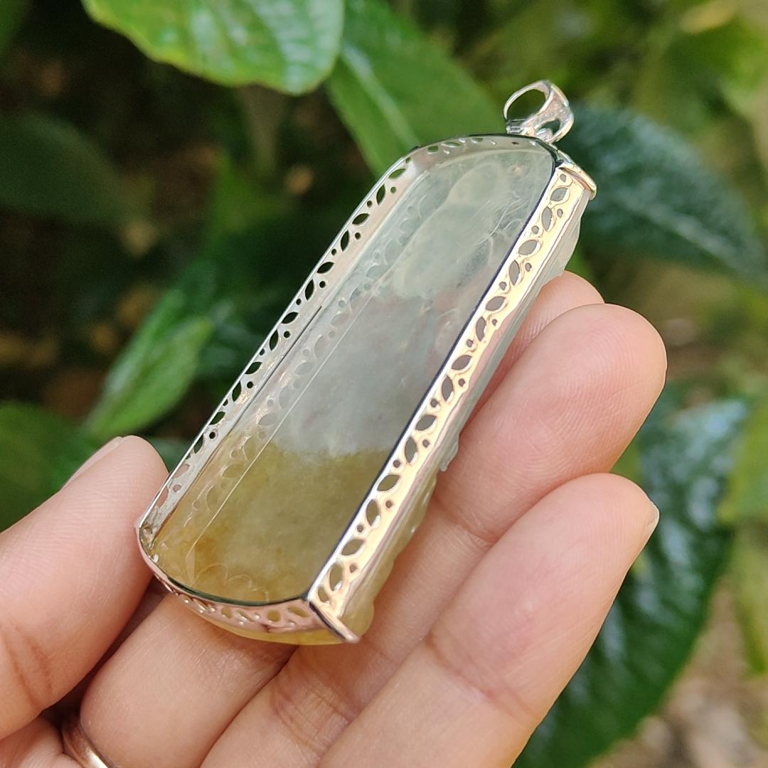Icy Yellow Natural Type A Jadeite Jade crafted with Guanyin Seating on Lotus set with 18k gold and diamonds, certificate included weigh 18.11 grams, measurement 63.6 * 32 * 8.3 mm (18kp12) Yi Pin Qian
