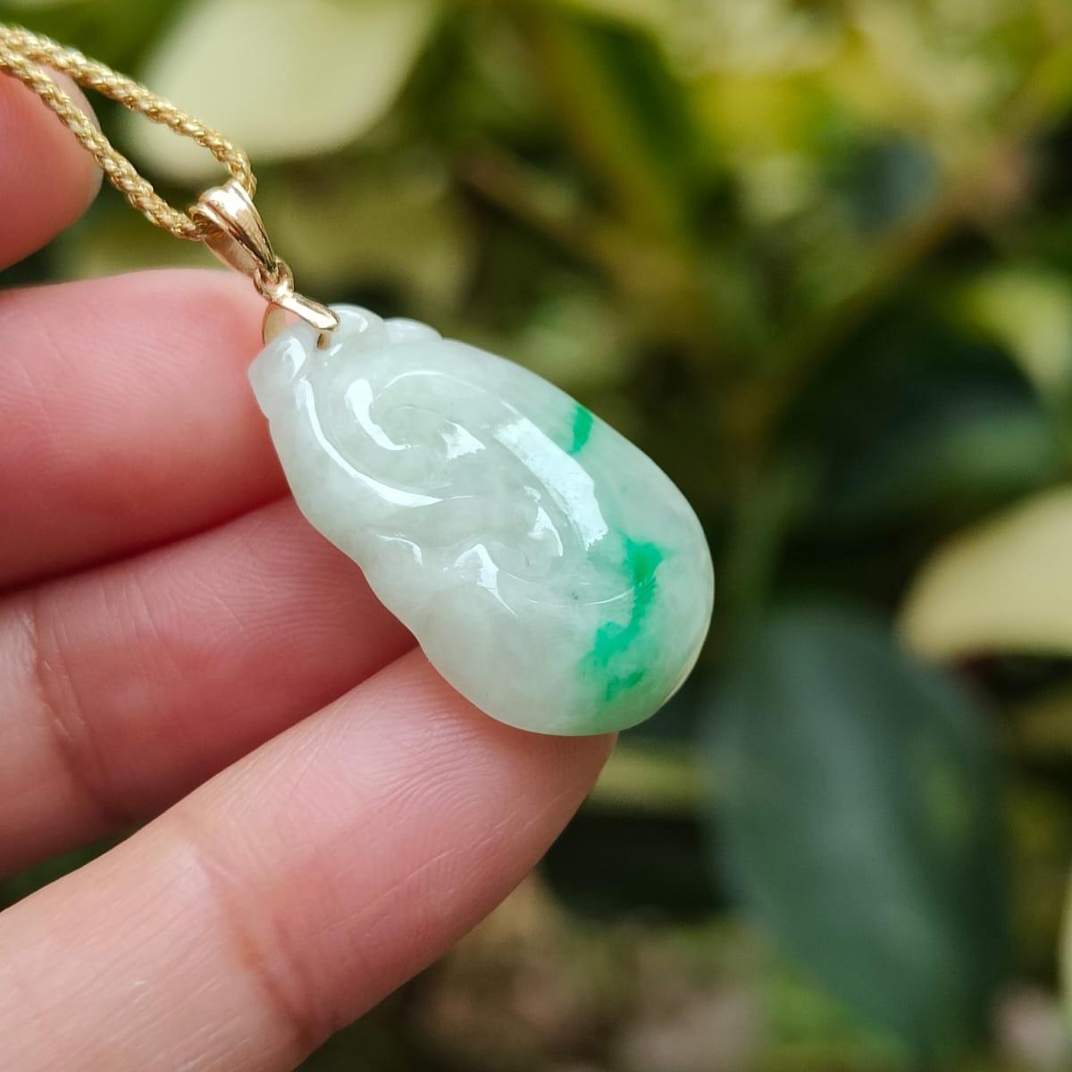 18k gold clasp added to this Natural Type A Jadeite Jade crafted as Ruyi Pendant, certificate weighs 4.5 grams, measurement 24.6 * 17.3 * 5.6 mm (18kp77) Yi Pin Qian Jadeites Jade Jewelry ~Your Precious Quintessential ~ Singapore