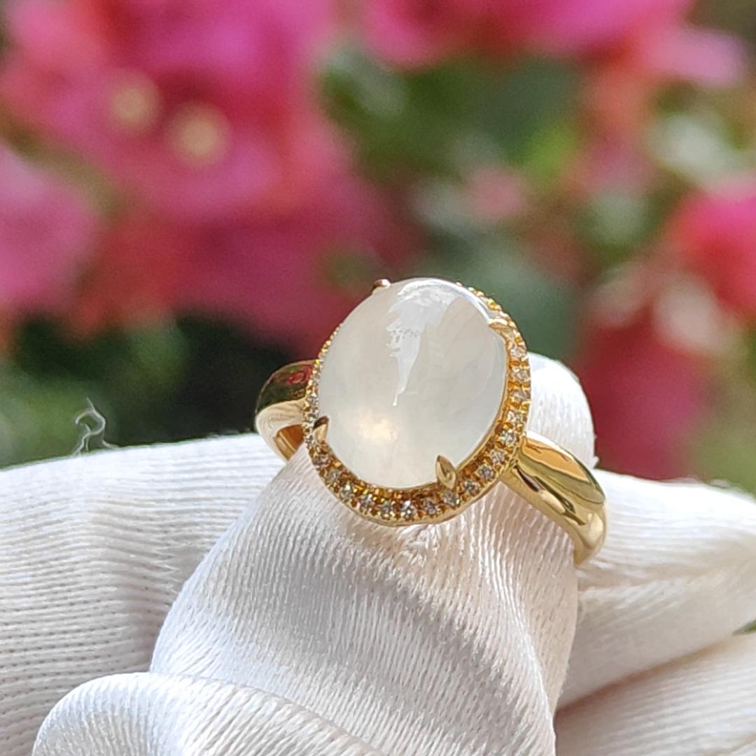 Icy Translucent Premium Quality Natural Type A Jadeite Jade crafted as Oval Cabochon set on 18k gold with diamonds as Ring with certificate weigh 2.54 grams, Finger Size 15mm, Measurement 9.9 * 8.2 * 4.5 mm (18kring22) Yi Pin Qian