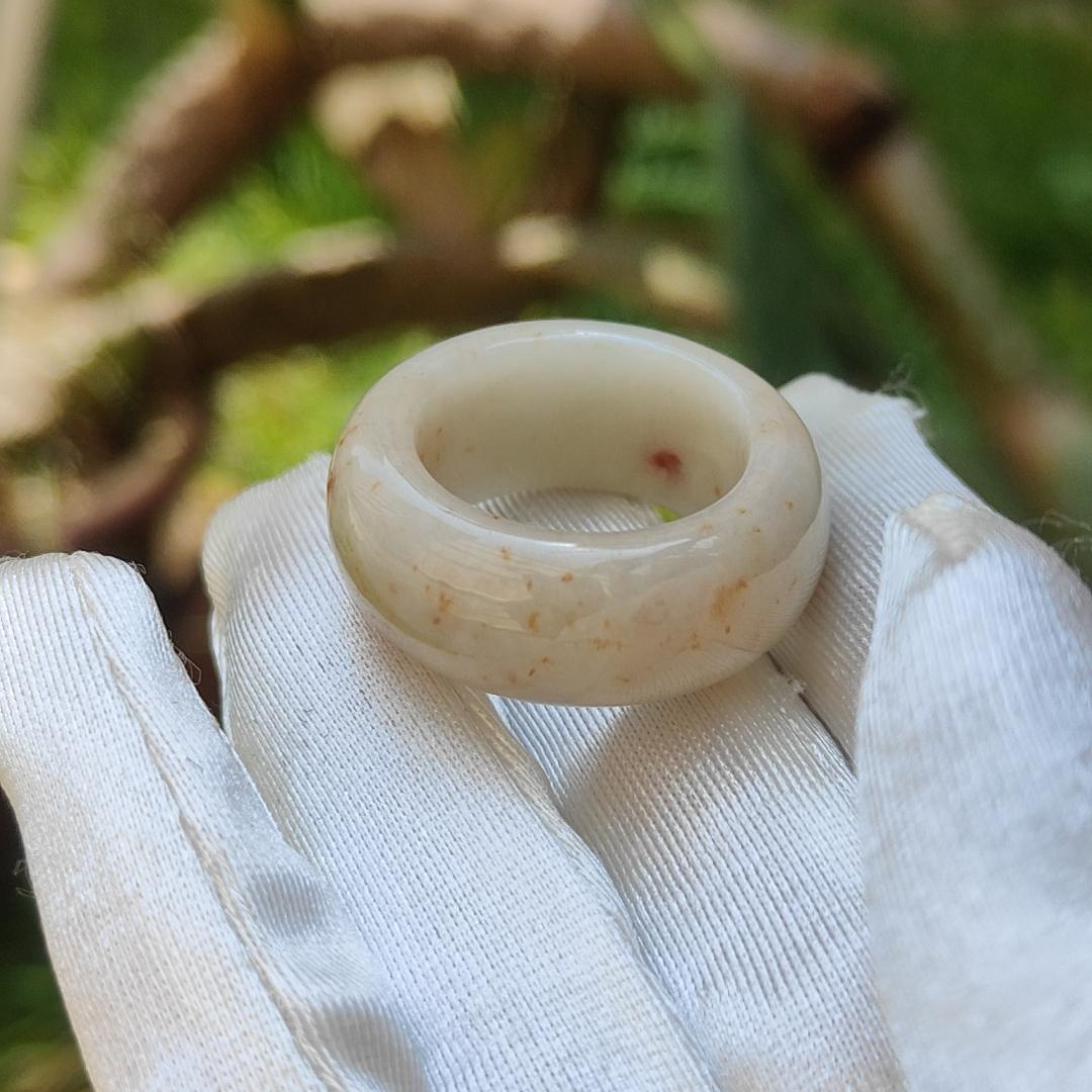 Very unique Natural Type A Jadeite Jade crafted as a ring with red and yellow patches, QIC labs approved certificate included weigh 14.5 grams, finger size 20 mm, measurement 12 * 5.7 mm (ring4) Yi Pin Qian
