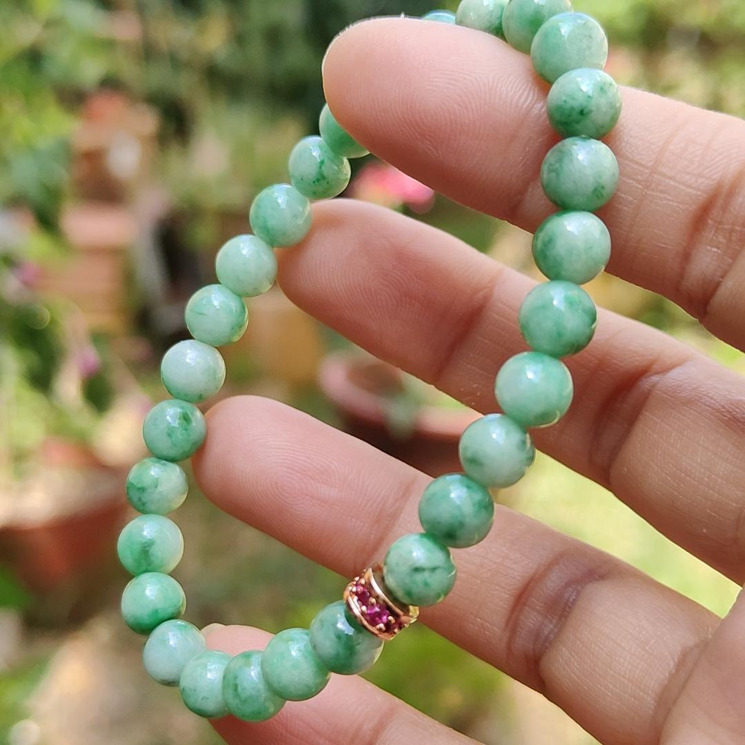 Light Spicy Green Natural Type A Jadeite Jade crafted with 6.6mm * 28 beads as bracelet, QIC lab approved certificate weigh 13.41 grams (bracelet20) Yi Pin Qian