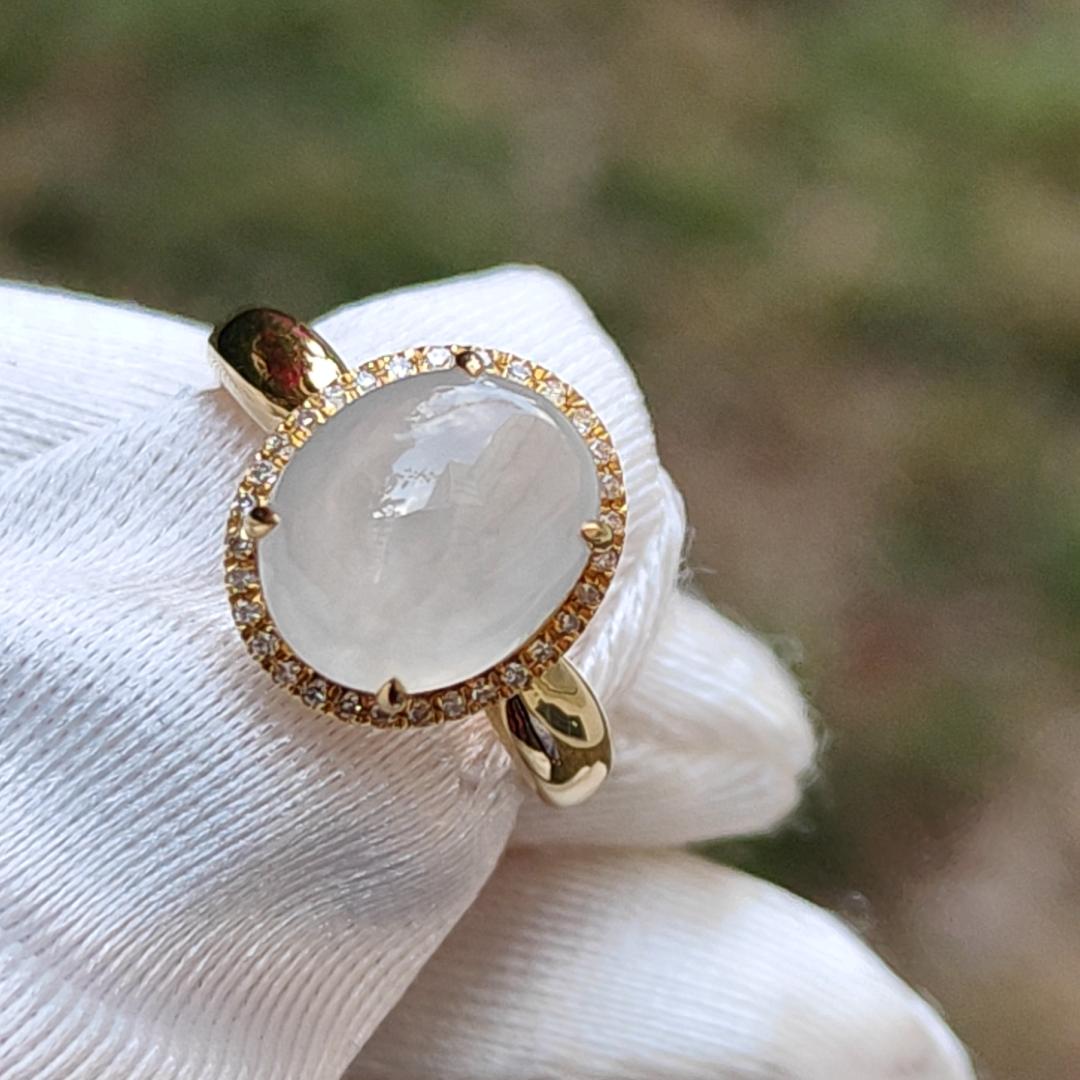 Icy Translucent Premium Quality Natural Type A Jadeite Jade crafted as Oval Cabochon set on 18k gold with diamonds as Ring with certificate weigh 2.54 grams, Finger Size 15mm, Measurement 9.9 * 8.2 * 4.5 mm (18kring22) Yi Pin Qian