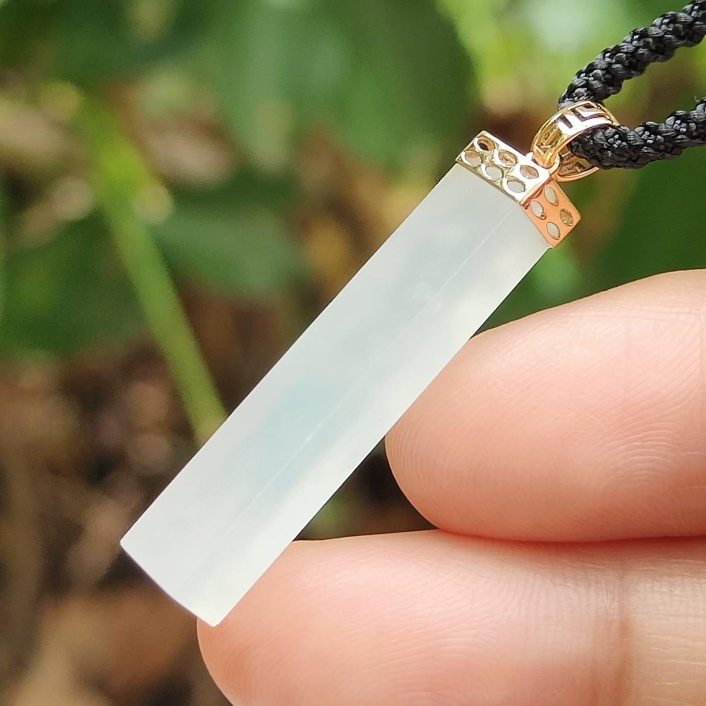 Harmony’s Embrace Natural Jadeite Pendant – Earth-Centered Energy (Sku: 18kp118) Yi Pin Qian Jadeites Jade Jewelry ~Your Precious Quintessential ~ Singapore