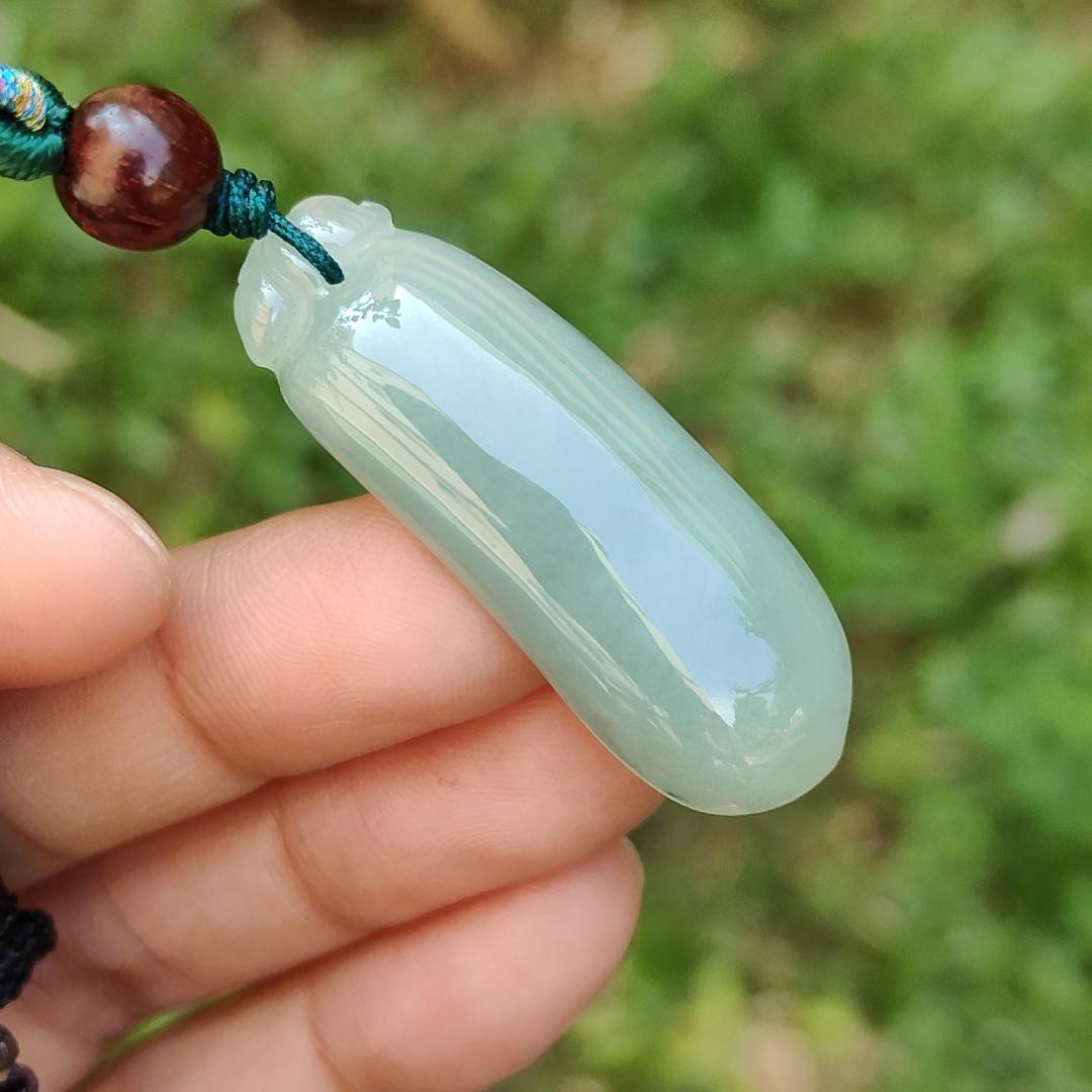 Light Green Natural Type A Jadeite Pendant Necklace crafted as Fuku Melon with certificate weigh 7.07 grams, 40.3 * 14.5 * 6.9 mm (pendant135) Yi Pin Qian