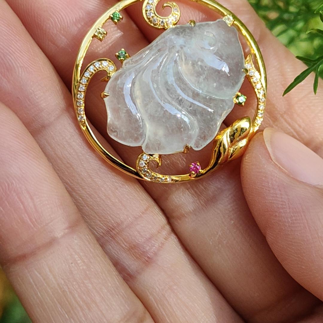 Premium Quality Icy Translucent Natural Type A Jadeite Jade crafted as fish set on 18k gold as Pendant, certificate weighs 5.5 grams, measurement 35.7 * 28.2 * 9mm (18kp53) Yi Pin Qian