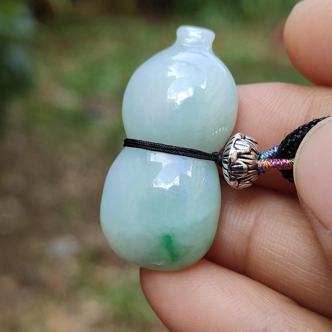 Light Green Natural Type A Jadeite Jade crafted with shape of Gourd as Pendant, certificate weighs 8.42 grams, measurement 32.9 * 16 * 8.4 mm(pendant252) Yi Pin Qian