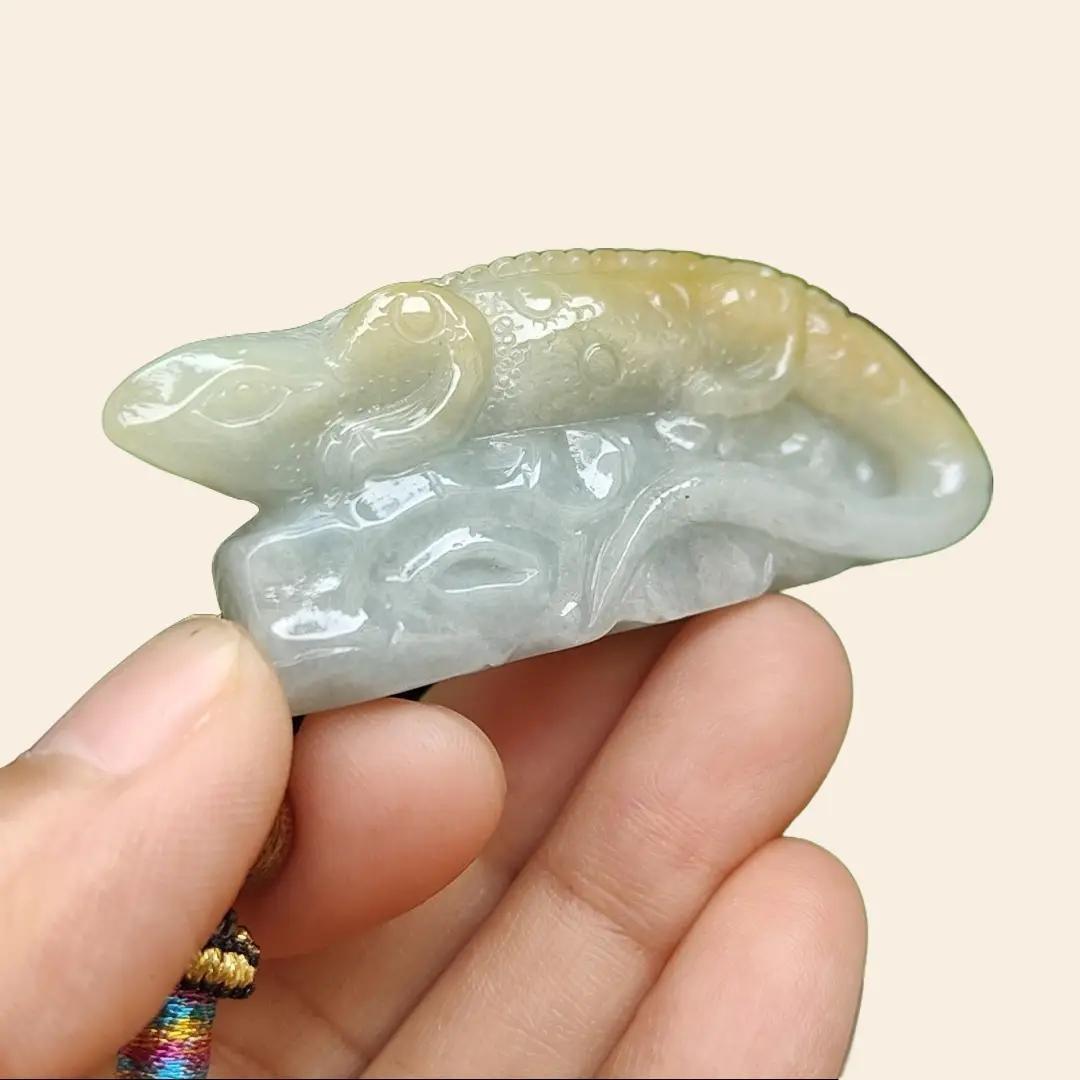 Crafted as Lizard Type A Natural Jadeite Jade with Yellow and Light Green for display or hand piece, certificate weighs 32.52 grams, measurement 58.1 * 24.5 * 13.2 mm (hand9) Yi Pin Qian Jadeites Jade Jewelry ~Your Precious Quintessential ~ Singapore