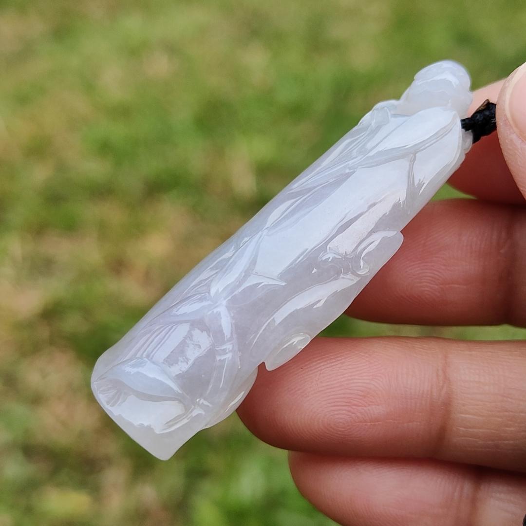 Lavender and Green Natural Type A Jadeite Jade crafted as Bamboo with lizard as a Pendant with certificate weigh 27.29 grams, measurement 54 * 22.3 * 11.8 mm (pendant198) Yi Pin Qian