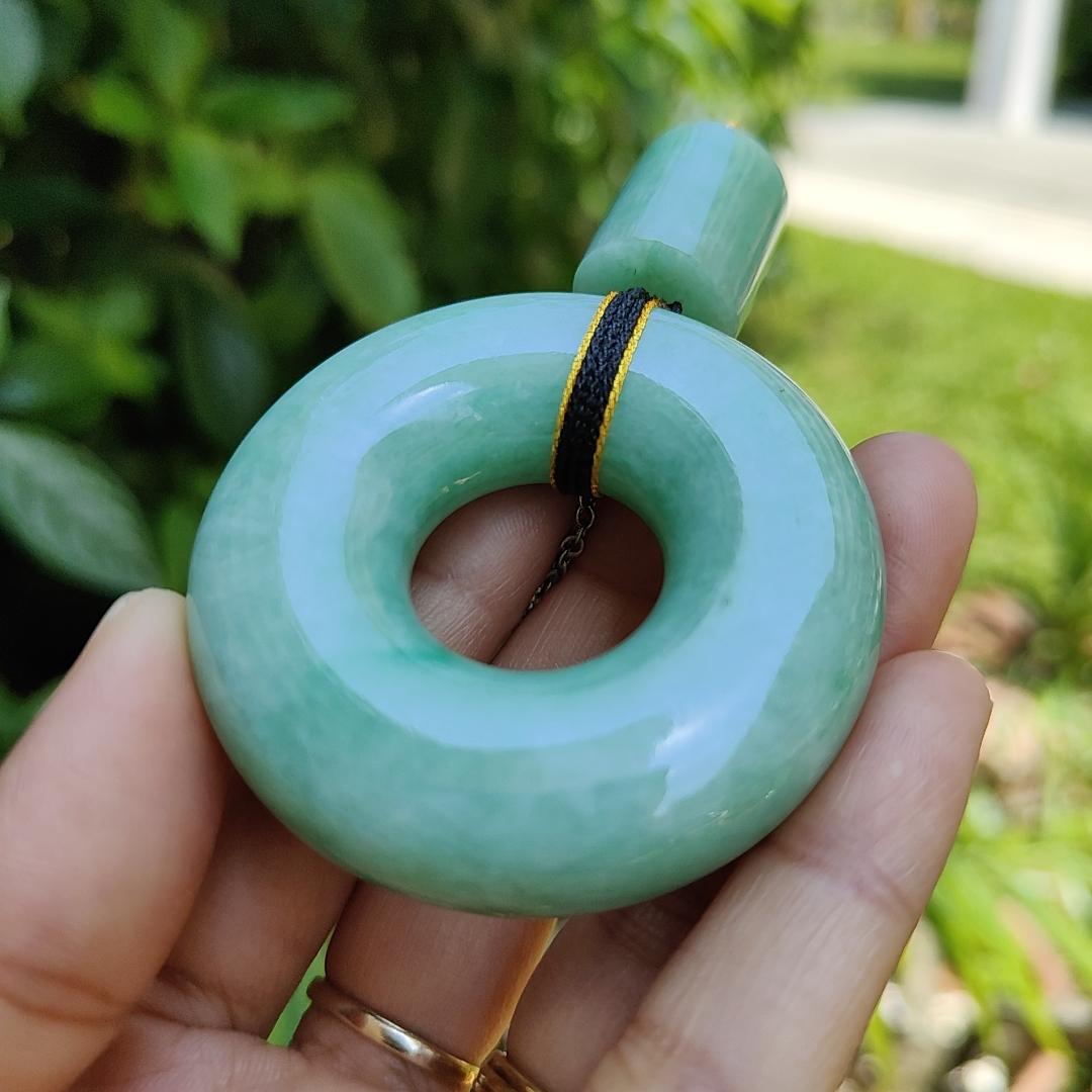 Hugh Light Green crafted with Shape of Donut and Cylinder Natural Type A Jadeite Jade as Pendant, certificate weighs 73.85 and 12.55 grams, measurements 52.8 * 52.7 * 14.3, 19.1 * 16.3 mm (pendant290) Yi Pin Qian