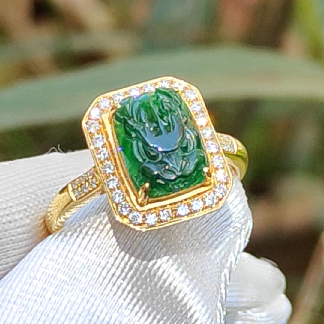 Old Pit Rare Green Natural Type A Jadeite G18k Setting Gold Ring with Dia crafted as Dragon with certificate total weigh 2.99 grams, Internal Finger Ring Size 17.6 mm (18kring6) Yi Pin Qian
