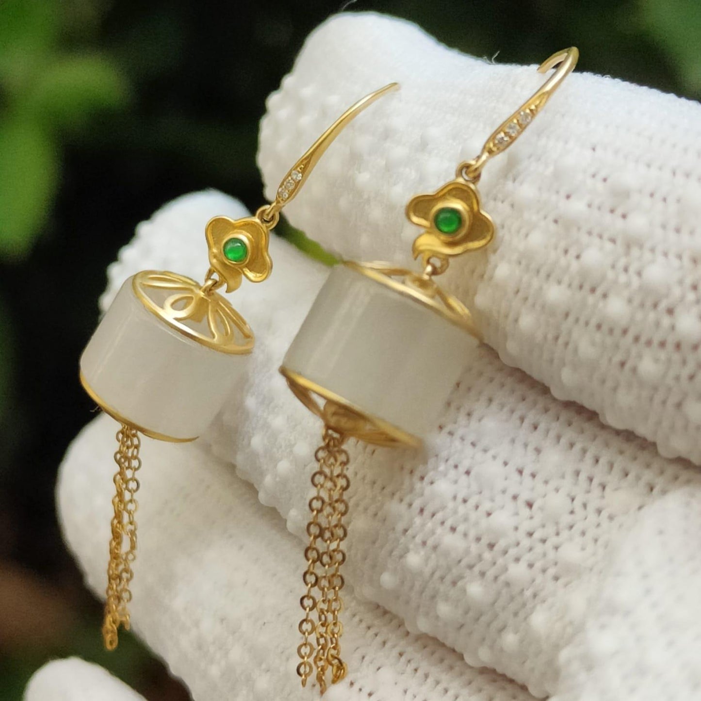 Harmony Cylinder Earrings – White Jadeite, 18K Gold & Five Elements Balance (Certified GD2202H003324 Sku: 18k11) Yi Pin Qian Jadeites Jade Jewelry ~Your Precious Quintessential ~ Singapore