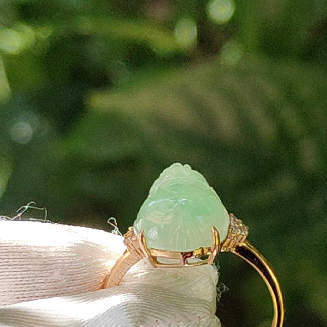 Good Quality Natural Type A Jadeite Jade crafted with light green pixiu set on 18k gold as Ring with certificate weighs 2.58 grams, measurement 12.1 * 9.6 * 5.3 mm (18kring24) Yi Pin Qian