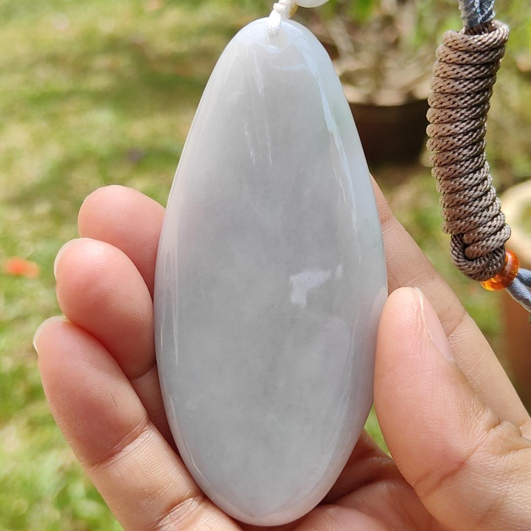 Limited time offer - Crafted with faceless buddha on Natural Type A Jadeite Jade as a Pendant with certificate weigh 77.91 grams, measurement 80.8 * 37.3 * 12.6 mm (pendant210) Yi Pin Qian