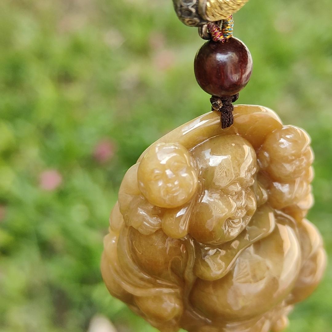 Rare Full Brown Natural Type A Jadeite Pendant crafted as Milo with two kids means Happiness for the family and Longevity, wealth and health, with certificate weighs at 61.27 grams, 48.50 * 41 * 21.60 mm (pendant110) Yi Pin Qian