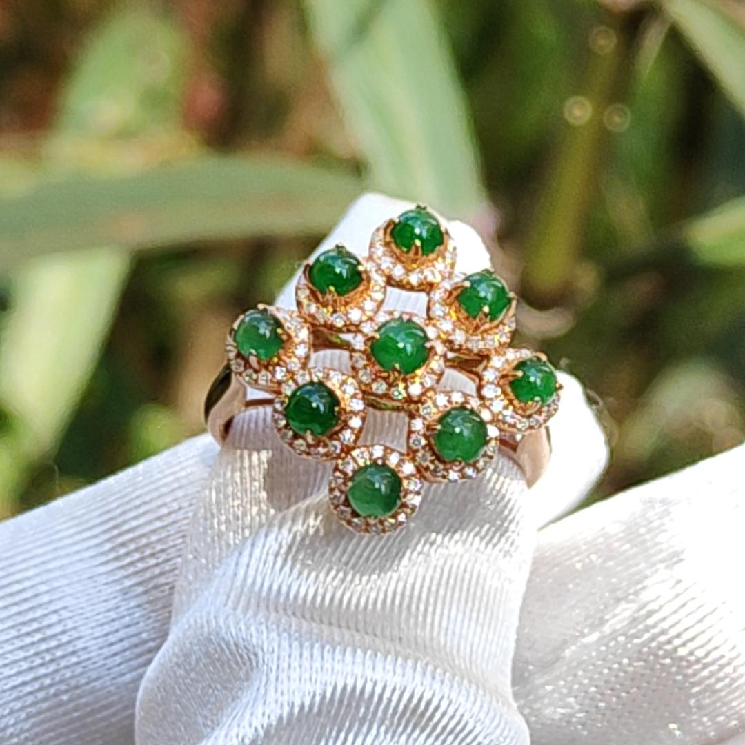 Mid Year Special Offer, Stunning 18k Gold setting with 9 green cabochons and diamonds Natural Type A Jadeites Ring with certificate weigh 3.92 grams, finger size 17.7 mm (18kring2) Yi Pin Qian