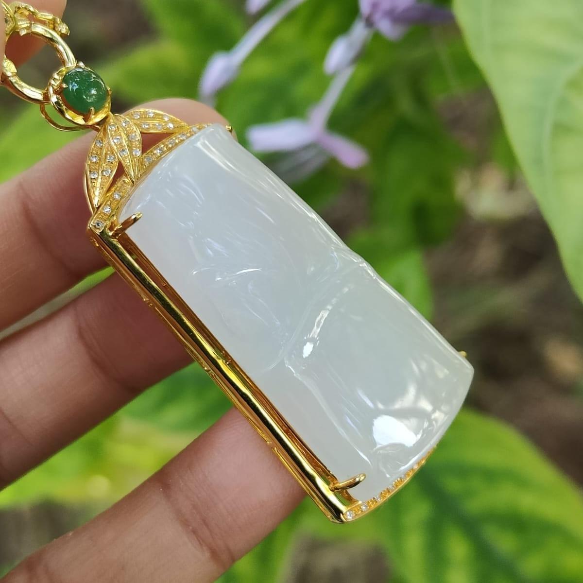 Crafted as Bamboo Pendant on Natural Type A Jadeite Jade set with 18k gold, certificate weighs 15.82 grams, measurement, 55 * 22.9 * 9.8 mm (18kp84) Yi Pin Qian Jadeites Jade Jewelry ~Your Precious Quintessential ~ Singapore