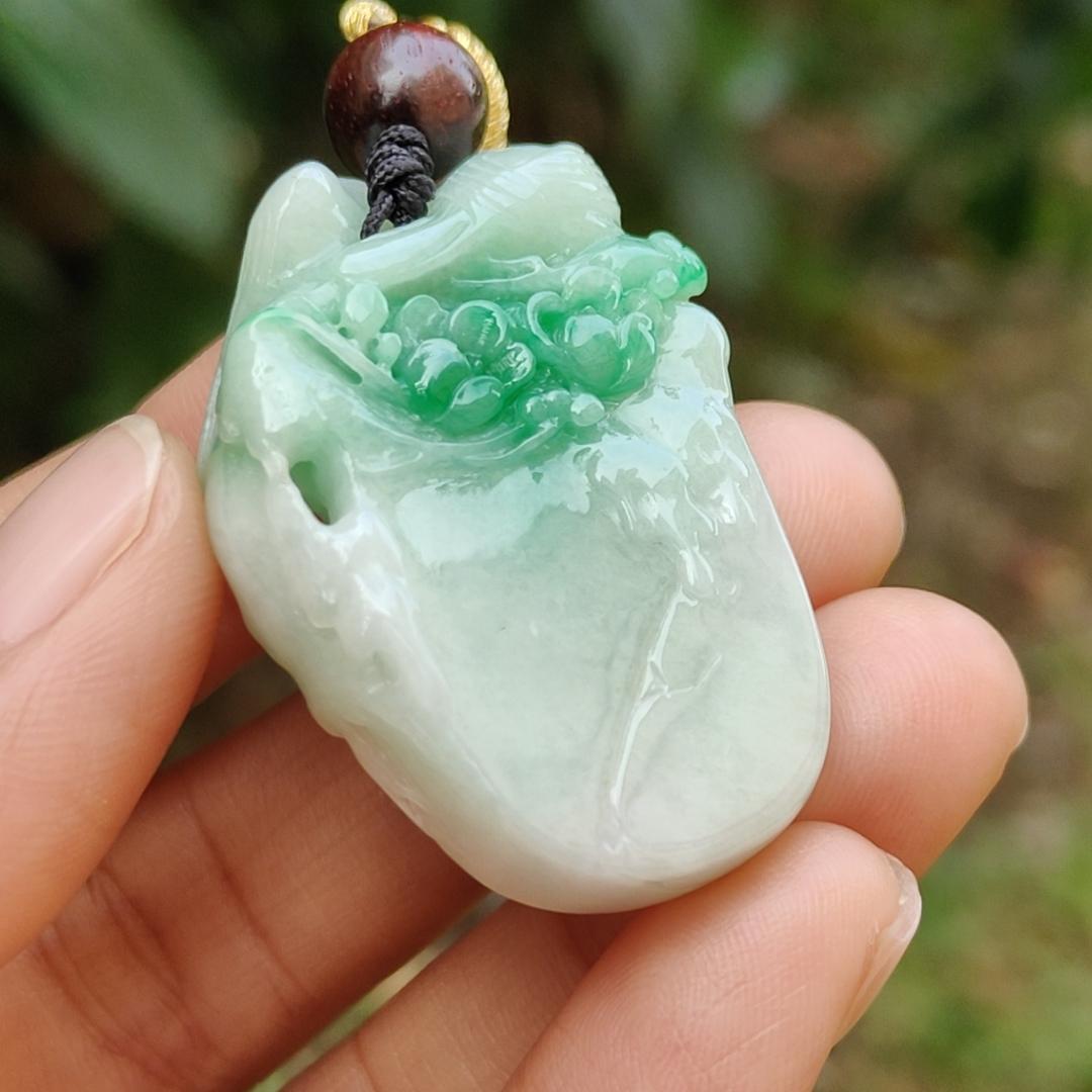Beautifully crafted with birds and flower light green Natural Type A Jadeite Jade as Pendant Yi Pin Qian