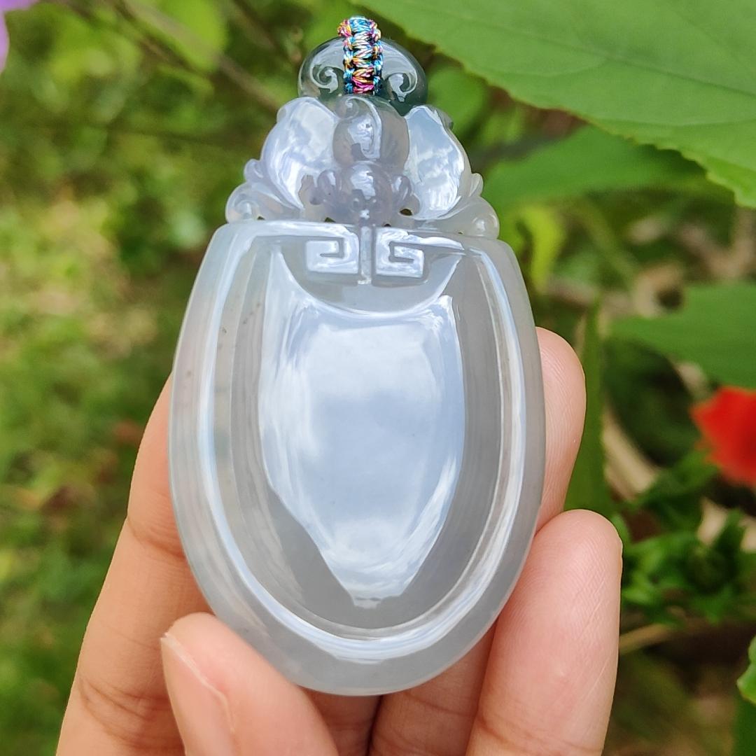 Green and Lavender Icy Translucent Crafted with Bat and Chinese Old School Patterns Natural Type A Jadeite with certificate included weigh 30.17 grams, 63.3 * 35.5 * 7 mm, suitable for daily wear or collections Yi Pin Qian