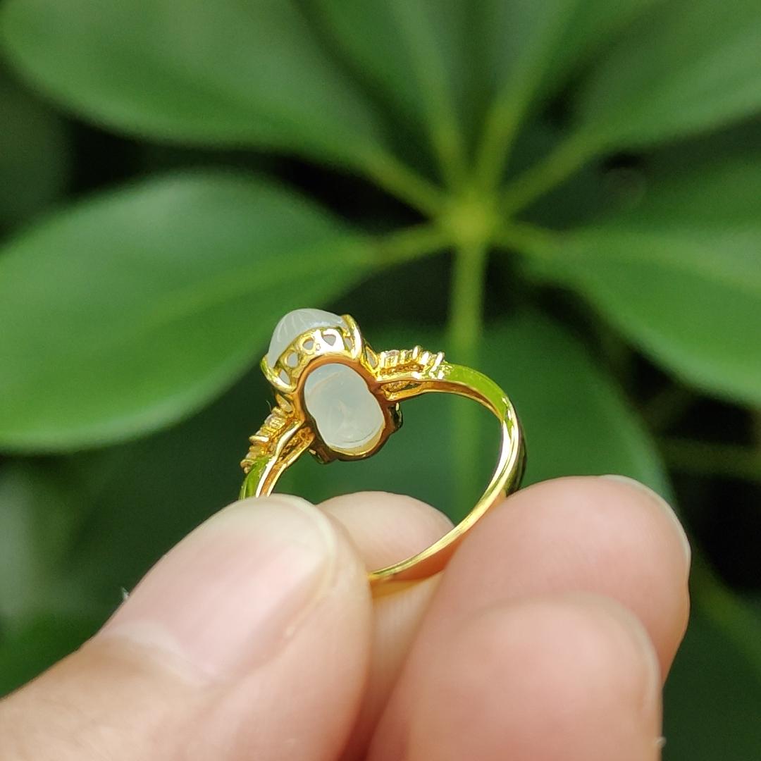 New Arrival in Singapore, High Quality Translucent Natural Type A Jadeite Jade crafted as pixiu on 18k gold as Ring, certificate weighs 1.74 grams, measurement 9.6 * 6.7 * 5.8 mm (18kring32) Yi Pin Qian Jadeites Jade Jewelry ~Your Precious Quintessential ~ Singapore