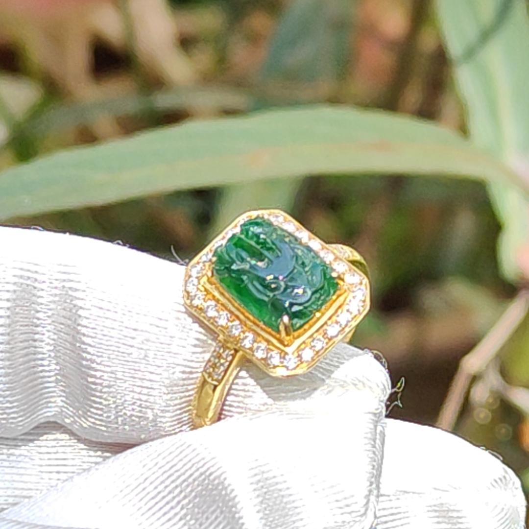 Old Pit Rare Green Natural Type A Jadeite G18k Setting Gold Ring with Dia crafted as Dragon with certificate total weigh 2.99 grams, Internal Finger Ring Size 17.6 mm (18kring6) Yi Pin Qian