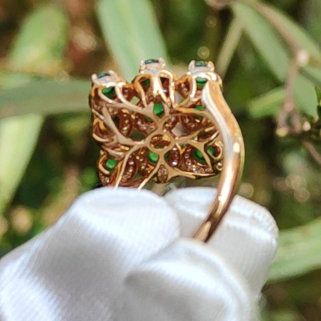 Mid Year Special Offer, Stunning 18k Gold setting with 9 green cabochons and diamonds Natural Type A Jadeites Ring with certificate weigh 3.92 grams, finger size 17.7 mm (18kring2) Yi Pin Qian