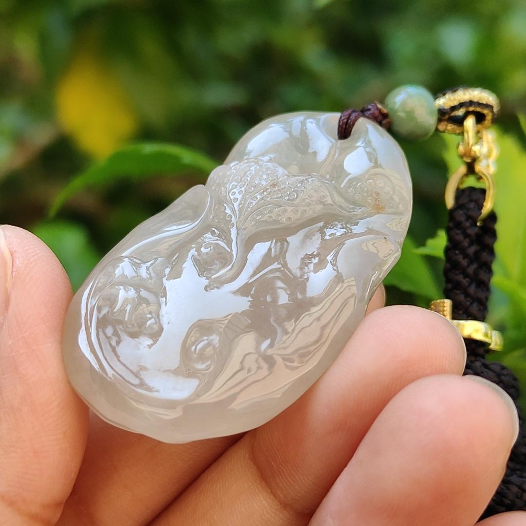 Premium High Quality Old Pit Natural Type A Jadeite Jade crafted with fish and Lotus as Pendant, certificate weigh 25.4 grams, measurement 44.2 * 28.5 * 12.3mm (pendant243) Yi Pin Qian
