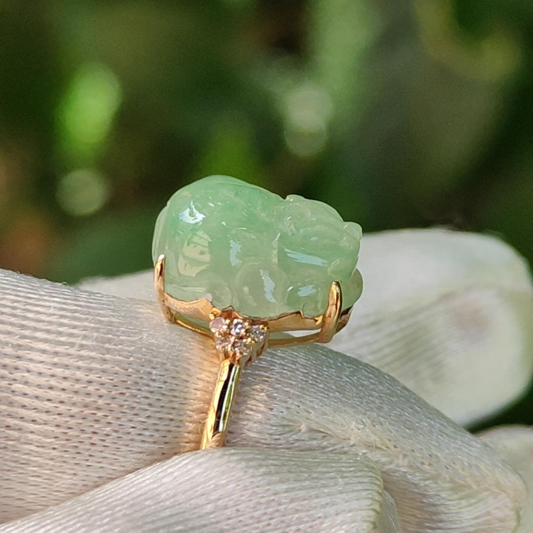 Good Quality Natural Type A Jadeite Jade crafted with light green pixiu set on 18k gold as Ring with certificate weighs 2.58 grams, measurement 12.1 * 9.6 * 5.3 mm (18kring24) Yi Pin Qian