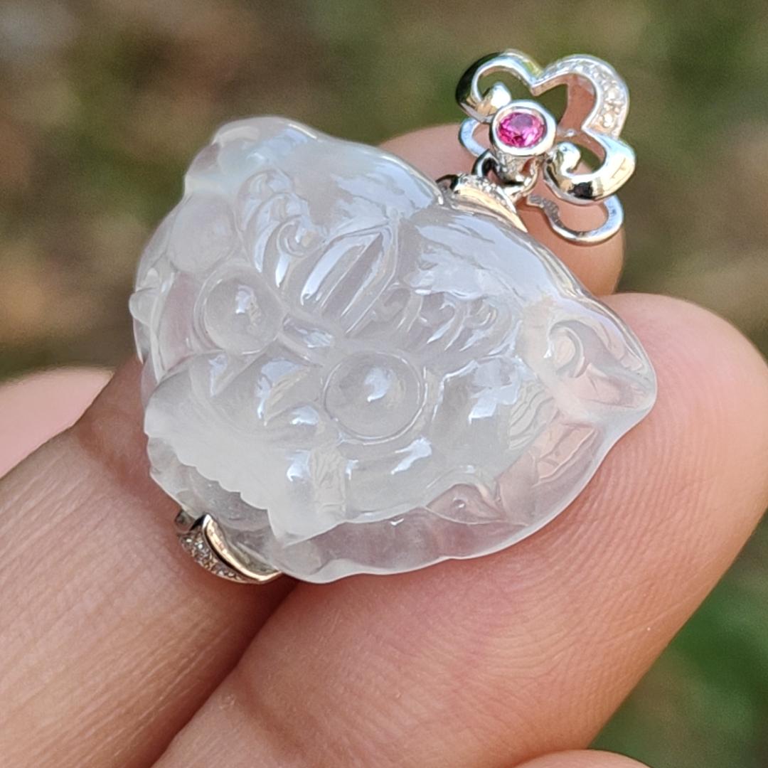 Icy Translucent Natural Type A Jadeite Jade crafted as Tiger with 18k gold as Pendant, certificate weighs 5.02 grams, measurement 25.6 * 22.8 * 7.3 mm (18kp50) Yi Pin Qian