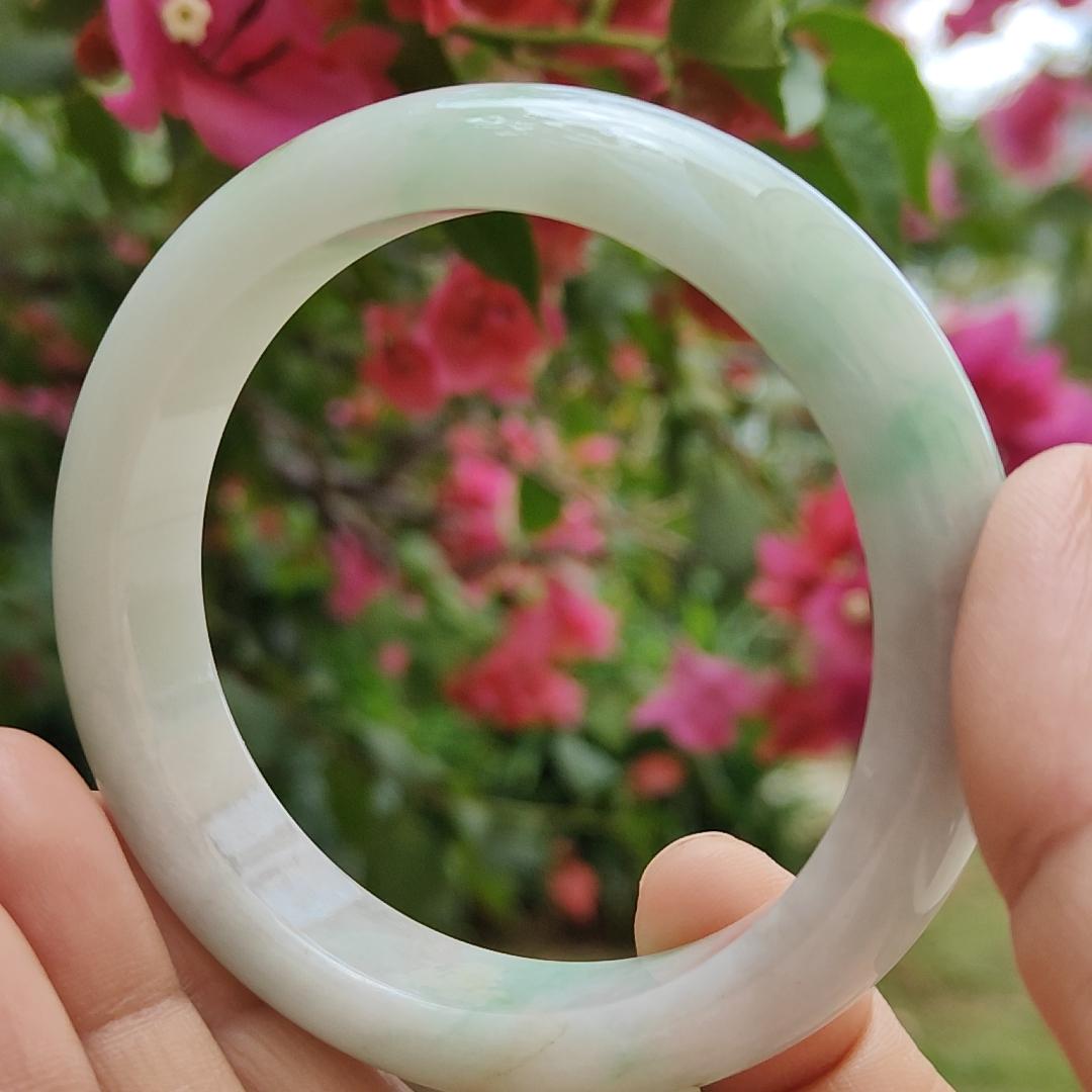 Light Green Hue Natural Type A Jadeite Jade crafted with shape of Peace Bracelet Bangle with certificate weigh 64.55 grams, measurement 13.6 * 8.7, Wrist Size 56.5 mm (bangle4) Yi Pin Qian