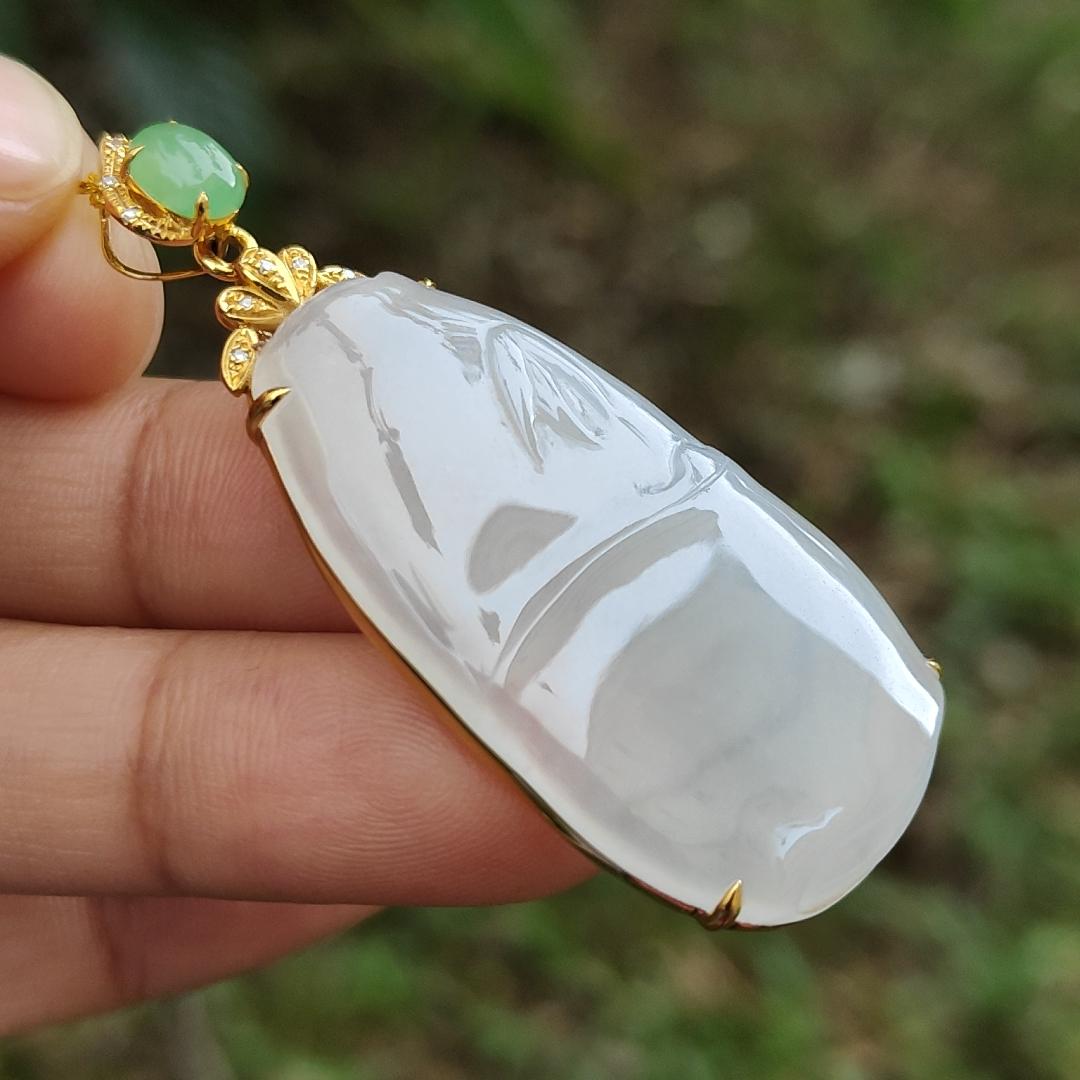 Icy Translucent Natural Type A Jadeite Jade crafted as Bamboo set on 18k gold with diamonds as Pendant, certificate weighs 9.99 grams, measurement 38.2 * 21.6 * 4.9 mm (18kp40) Yi Pin Qian