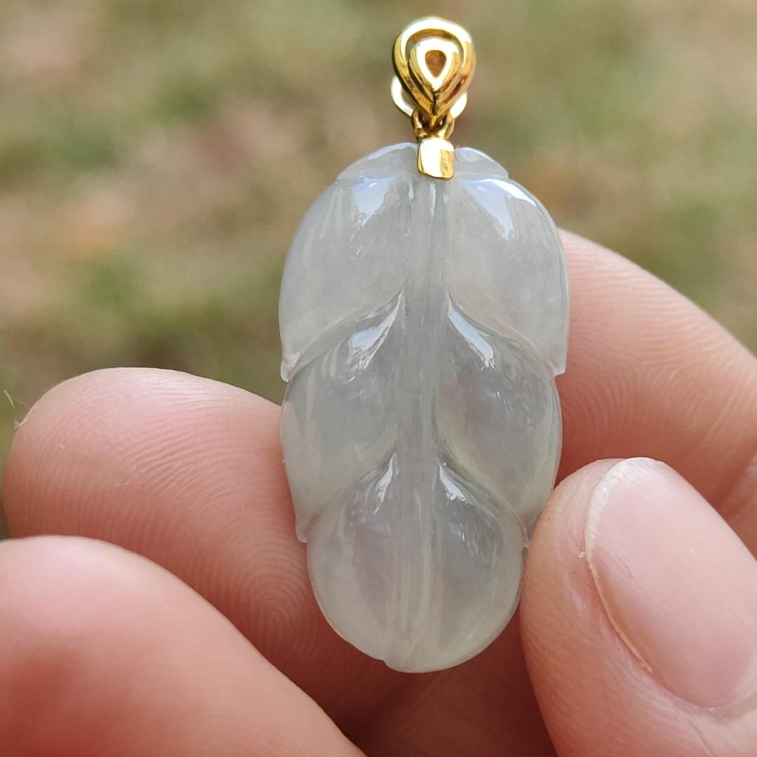 High Quality Icy Light Green Hue Natural Type A Jadeite Jade crafted as Leaf with 18k Gold Clasp, certificate weigh 3.85 grams, measurement 27.2 * 14.9 * 4.8 mm (18kp35) Yi Pin Qian