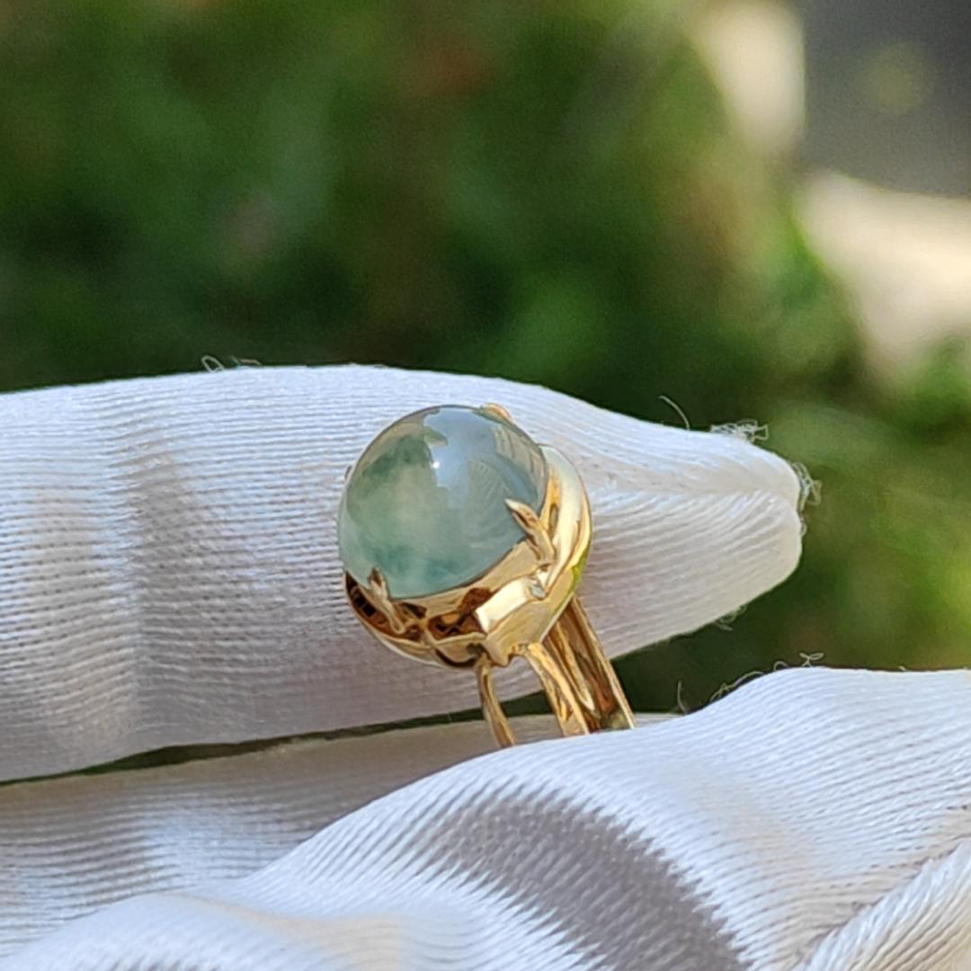 Icy Floating Green Patches Cabochon Natural Type A Jadeite Jade set on 18k gold as a ring with certificate weigh 2.06 grams, measurement 8.9 * 8.8 * 4.2 mm, finger size 16.8 mm (18kring19) Yi Pin Qian