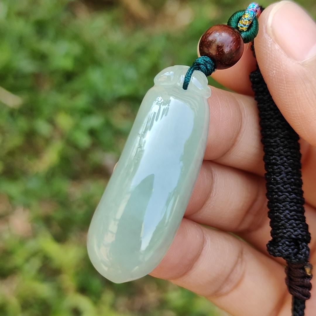 Light Green Natural Type A Jadeite Pendant Necklace crafted as Fuku Melon with certificate weigh 7.07 grams, 40.3 * 14.5 * 6.9 mm (pendant135) Yi Pin Qian