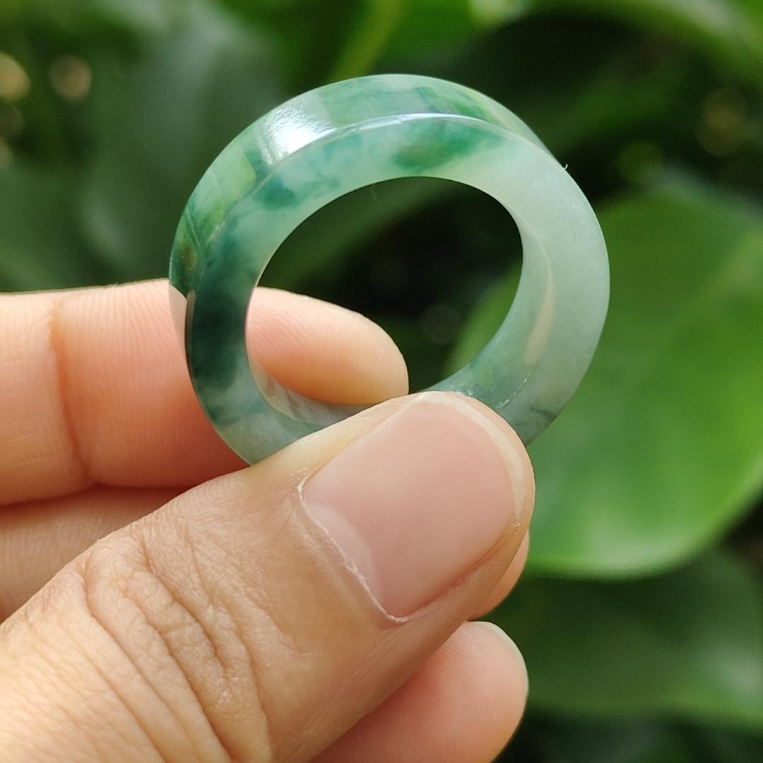 Spicy Green with Green Hue High Quality Natural Type A Jadeite Jade crafted as Ring, finger size 19mm, QIC labs approved certificate weighs 7.88 grams, measurement 7.8 * 4.5 mm (ring10) Yi Pin Qian
