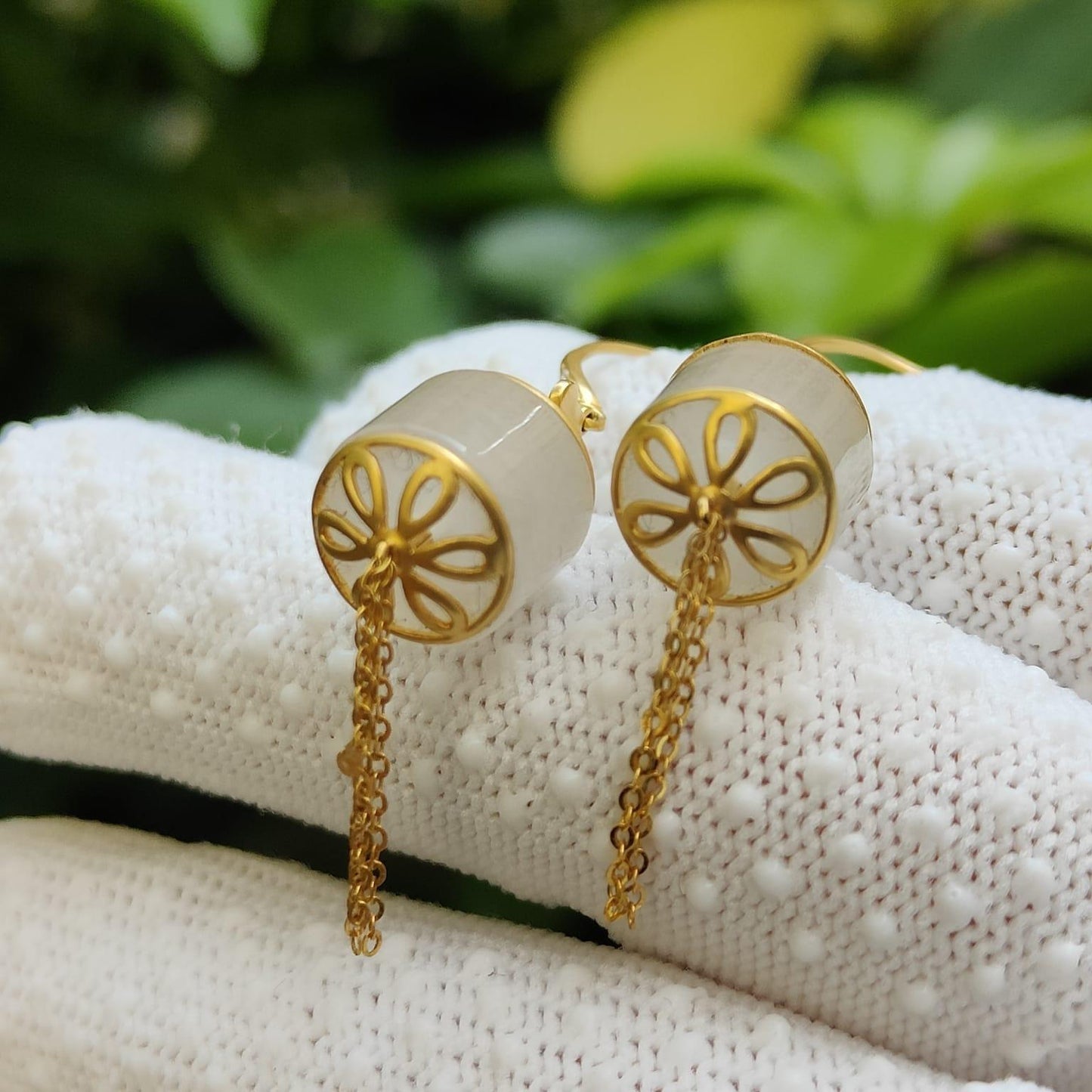 Harmony Cylinder Earrings – White Jadeite, 18K Gold & Five Elements Balance (Certified GD2202H003324 Sku: 18k11) Yi Pin Qian Jadeites Jade Jewelry ~Your Precious Quintessential ~ Singapore
