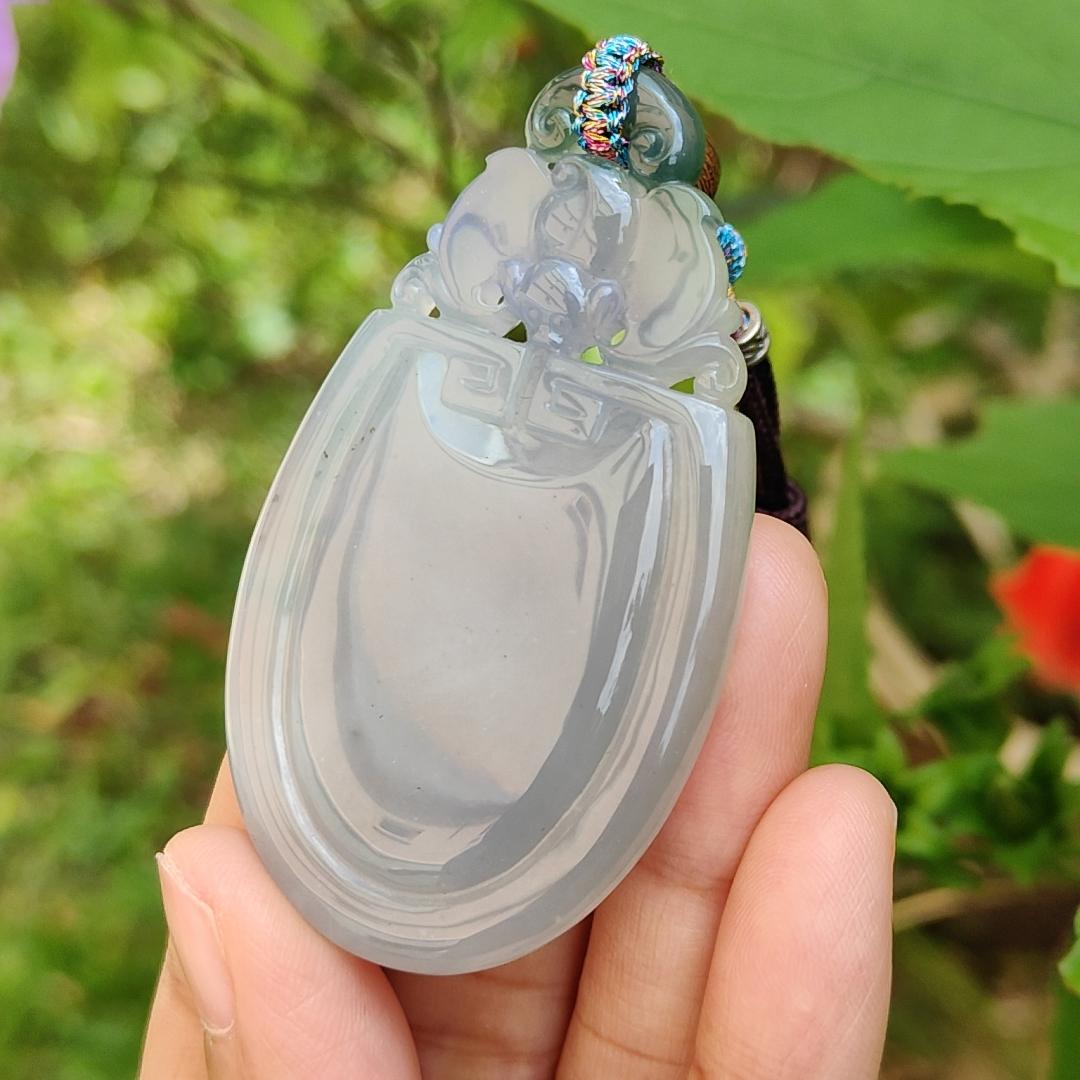 Green and Lavender Icy Translucent Crafted with Bat and Chinese Old School Patterns Natural Type A Jadeite with certificate included weigh 30.17 grams, 63.3 * 35.5 * 7 mm, suitable for daily wear or collections Yi Pin Qian