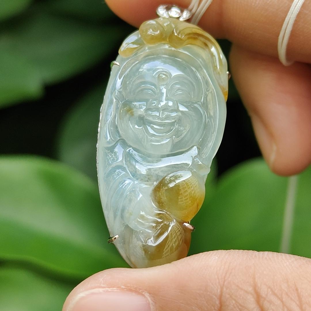 High Quality Icy Yellow Translucent Natural Type A Jadeite Jade crafted as Milo Buddha set with 18k Gold as Pendant, certificate weighs 9.1 grams, measurements 46.1 * 18.7 * 9.5 mm (18kp60) Yi Pin Qian