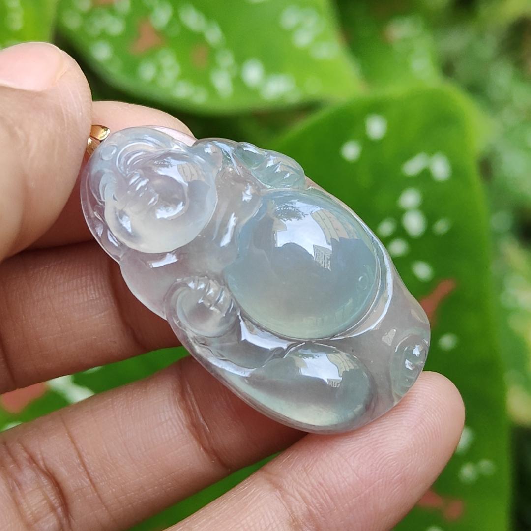 Old Mine Natural Type A Jadeite with NGI Gemstone report - A Highly Translucent Icy Variety Pendant weight 9.99 grams, 38.8 * 21.72 * 8.16 mm , plus 18k gold clasp, Very fine grain crystal aggregate and very good translucency Myanmar Jadeite (18kp5) Yi Pin Qian