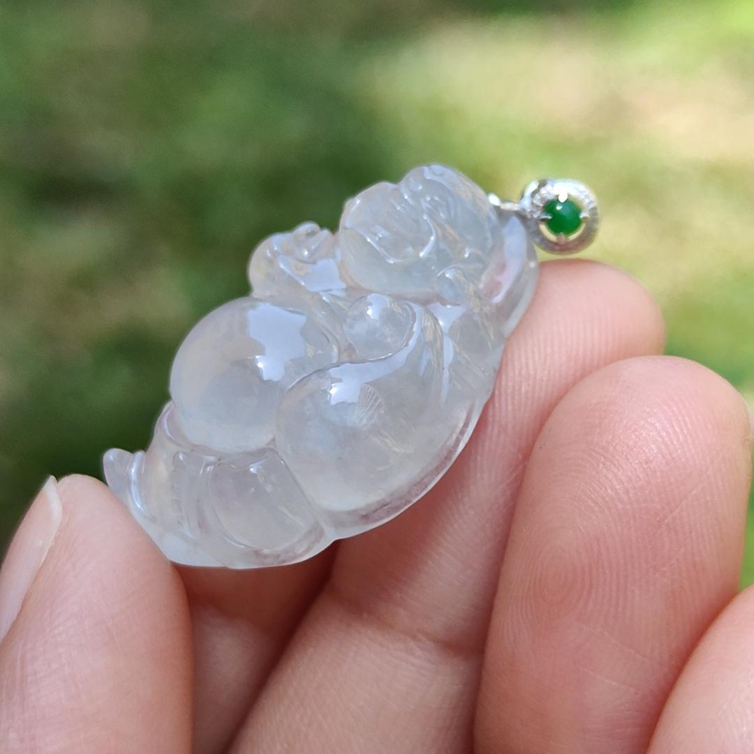 High Translucent Icy Natural Type A Jadeite Jade with 1 green cabochon and 18k gold clasp, certificate weigh 7.65 grams, measurement 28.1 * 19 * 8.8 mm (18kp18) Yi Pin Qian