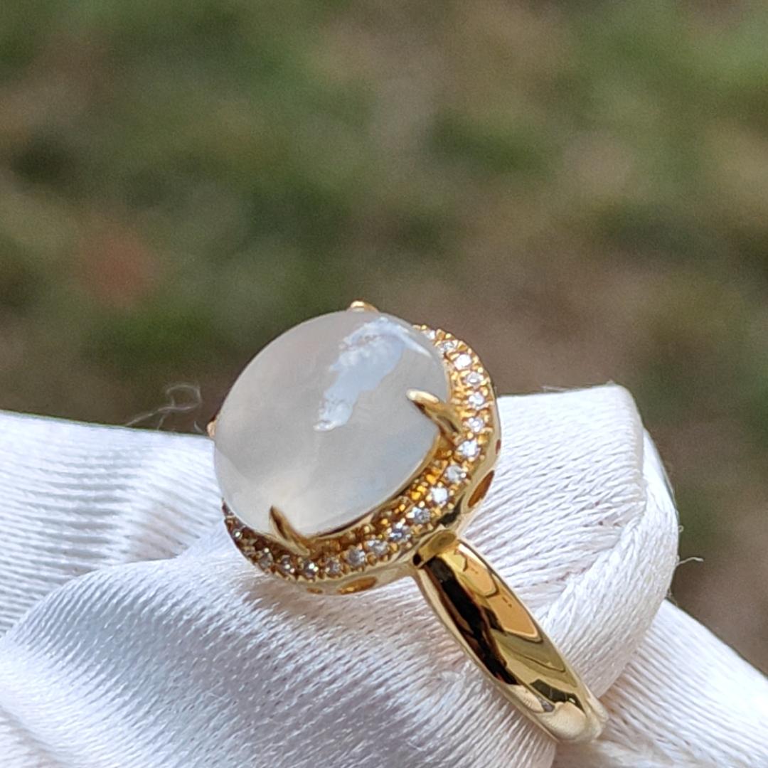 Icy Translucent Premium Quality Natural Type A Jadeite Jade crafted as Oval Cabochon set on 18k gold with diamonds as Ring with certificate weigh 2.54 grams, Finger Size 15mm, Measurement 9.9 * 8.2 * 4.5 mm (18kring22) Yi Pin Qian