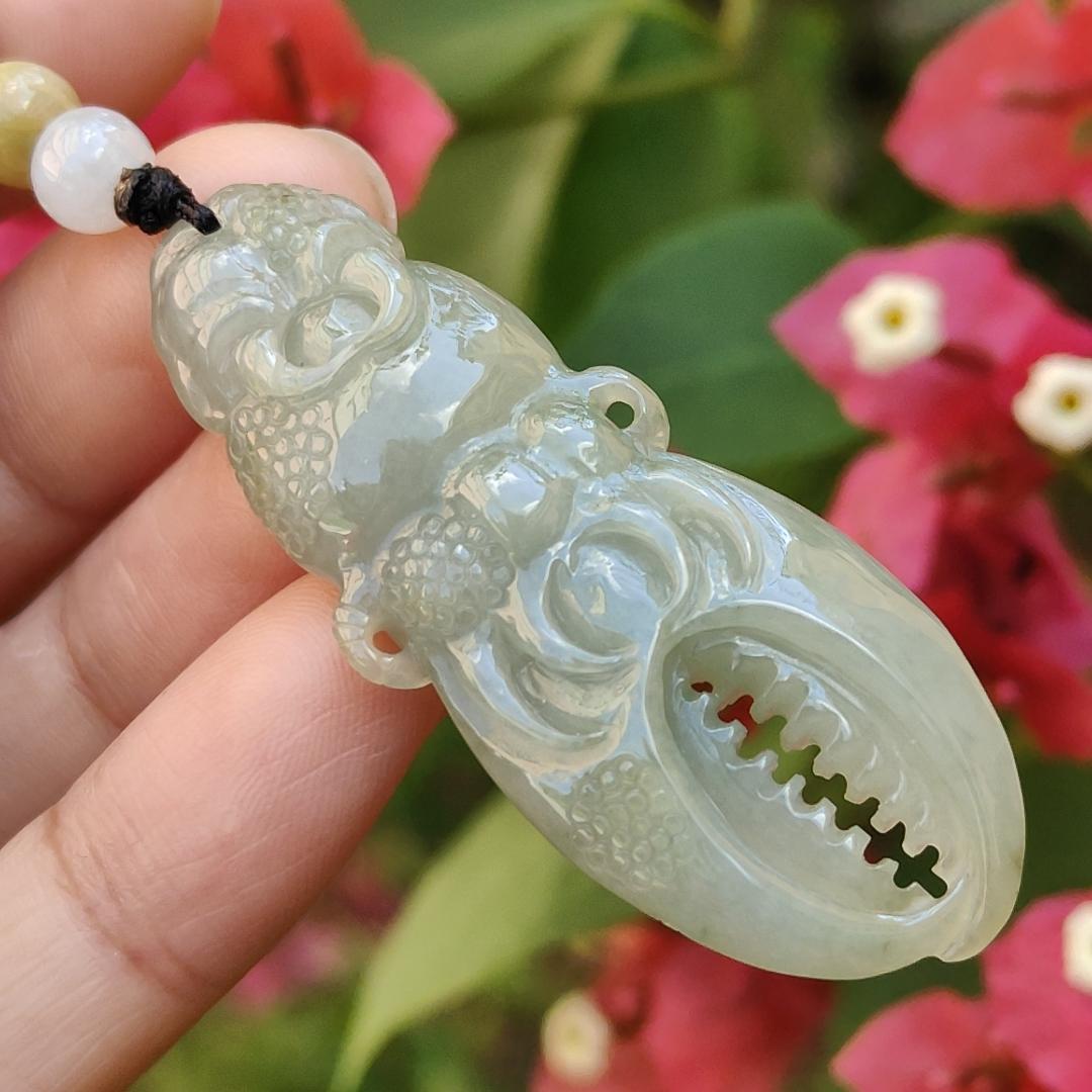 Light Green Hue Natural Type A Jadeite Pendant Necklace crafted as crab claws, symbols of everything is stable, money comes from all directions, and a title on the gold list, with QIC approved certificate weigh 15.95 grams, 49.5 * 19 * 9.1 mm (pendant42) Yi Pin Qian