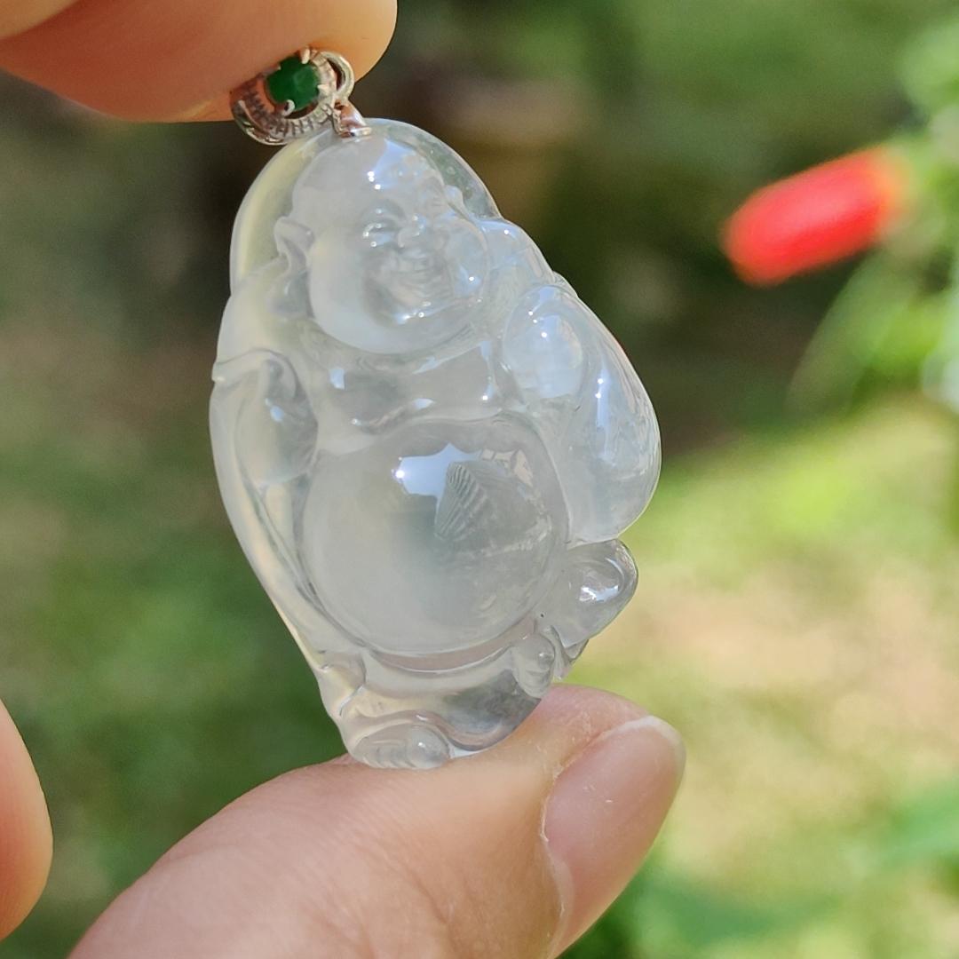 High Translucent Icy Natural Type A Jadeite Jade with 1 green cabochon and 18k gold clasp, certificate weigh 7.65 grams, measurement 28.1 * 19 * 8.8 mm (18kp18) Yi Pin Qian