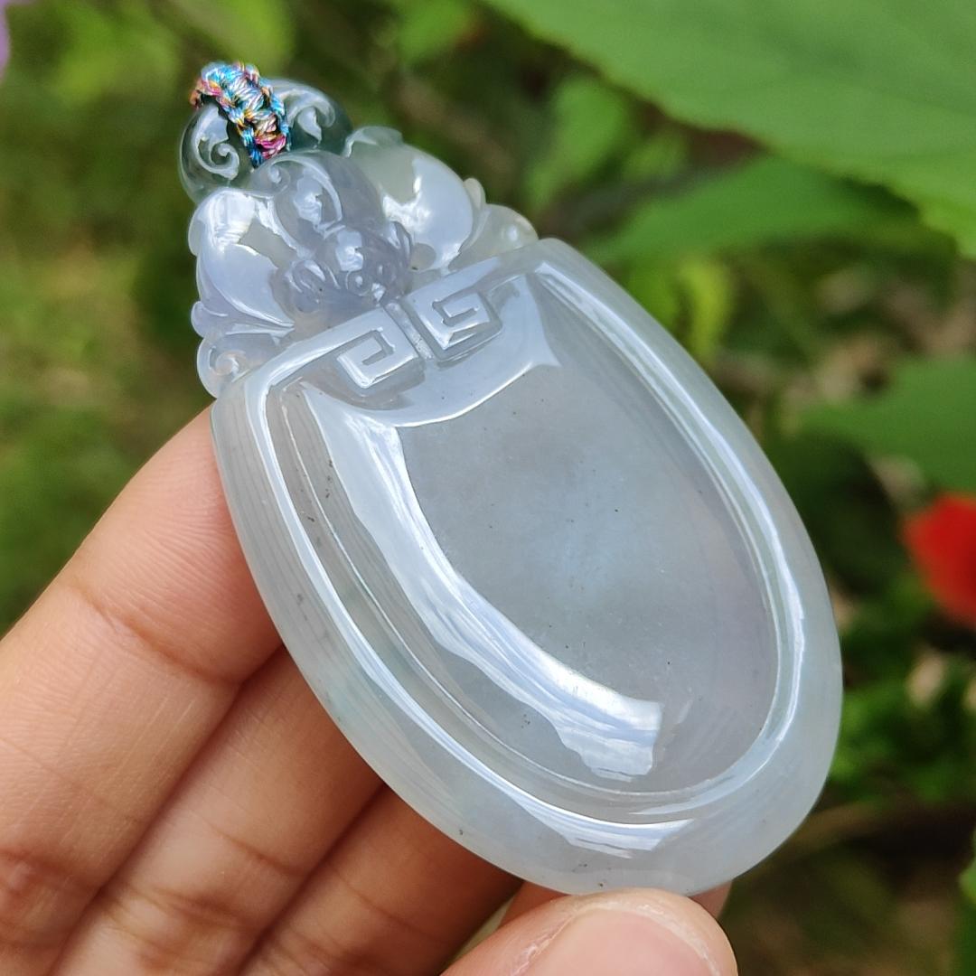 Green and Lavender Icy Translucent Crafted with Bat and Chinese Old School Patterns Natural Type A Jadeite with certificate included weigh 30.17 grams, 63.3 * 35.5 * 7 mm, suitable for daily wear or collections Yi Pin Qian