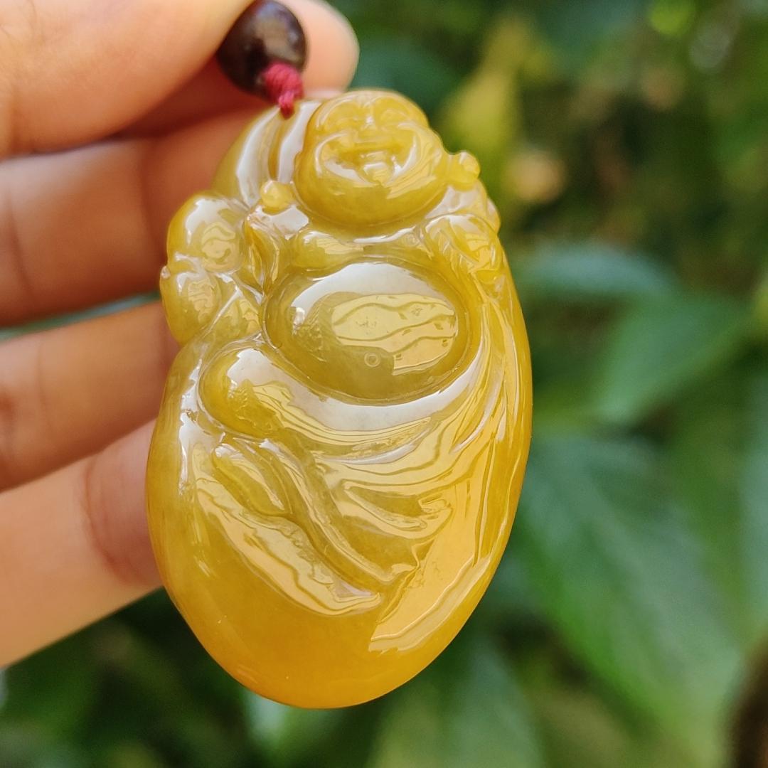 Full Yellow Old Mine Natural Type A Jadeite pendant carved with Laughing Buddha represents Tolerance and wisdom, humor, happy spirit, come with certificate weight 35.13 grams, 49.30 * 27.90 * 14.30 mm, suitable for daily wear on all occasions (pendant96) Yi Pin Qian