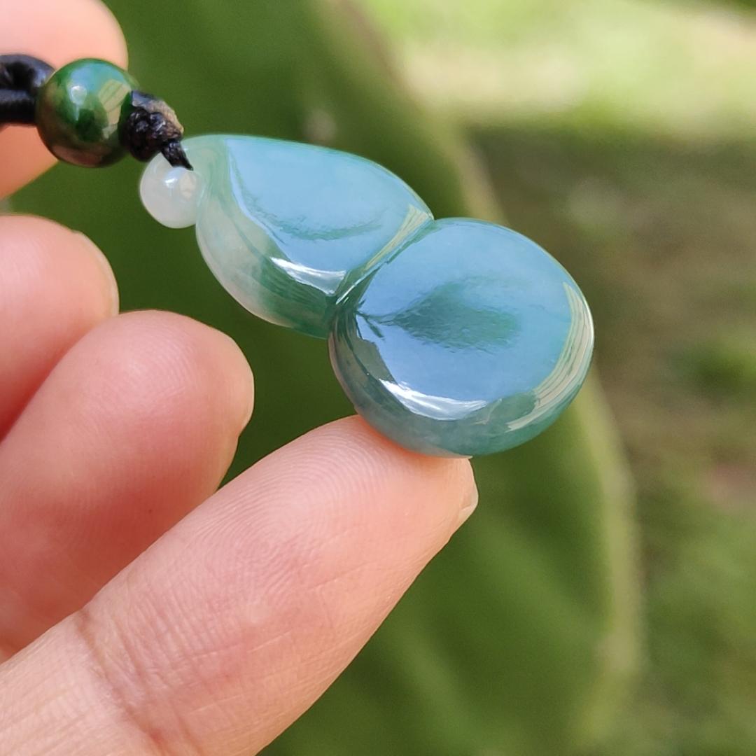 Green Natural Type A Jadeite Jade Pendant Necklace crafted as Gourd with certificate weigh 4.75 grams, measurement 29.3 * 14.3 * 6.3 mm (pendant179) Yi Pin Qian