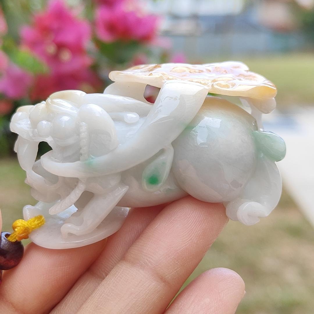 Very Unique Yellow and Green Patches Natural Type A Jadeite Jade crafted as Pixiu for jade display or hand-held piece with certificate weigh 74.61 grams, measurement 57 * 30.3 * 31.8 mm (hand6) Yi Pin Qian