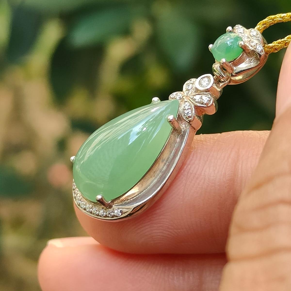 Apple Green Quality Translucent Drop Shape Cabochon on Natural Type A Jadeite Jade set on S925 as pendant, certificate weighs 3.12 grams, measurement 16.3 * 9.2 *4 mm (s925p3) Yi Pin Qian Jadeites Jade Jewelry ~Your Precious Quintessential ~ Singapore