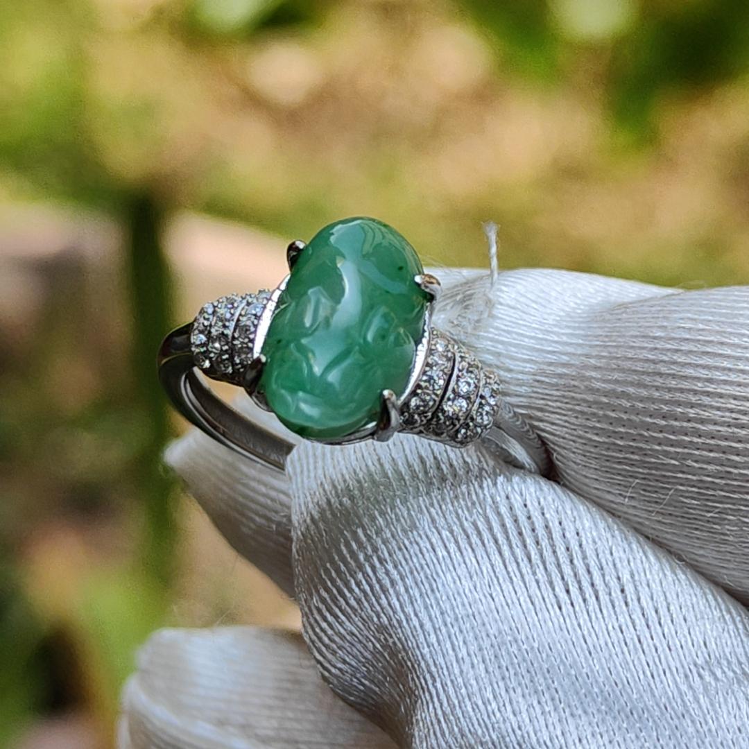 Green Natural Type A Jadeite Jade crafted with Pixiu set on adjustable S925 as a Ring with certificate weigh 2.6 grams, measurement 12.2 * 7 * 4.9 (s925ring9) Yi Pin Qian