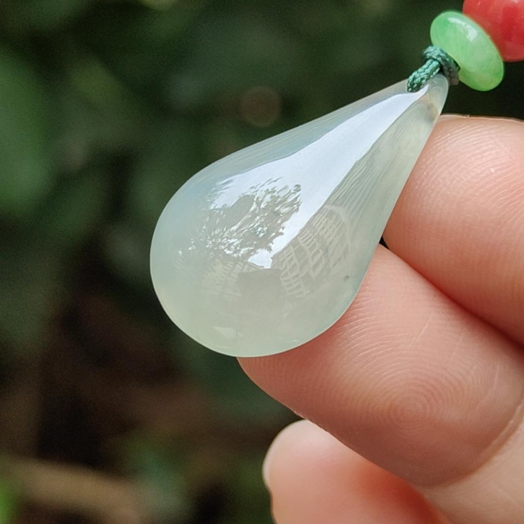 Drop Shape Crafting on Natural Type A Jadeite Jade as Pendant in Singapore with certificate weighs 5.93 grams, measurement 24.5 * 14.6 * 6.1 mm (pendant 334) Yi Pin Qian Jadeites Jade Jewelry ~Your Precious Quintessential ~ Singapore